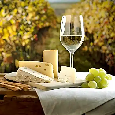 Белое сладкое вино